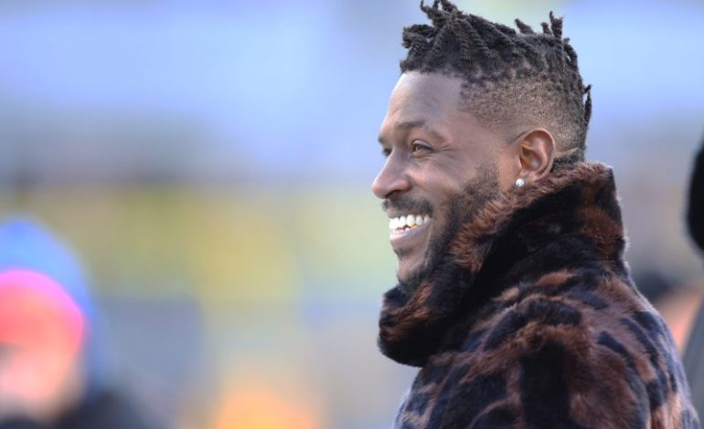 Antonio Brown in jail awaiting extradition to Florida