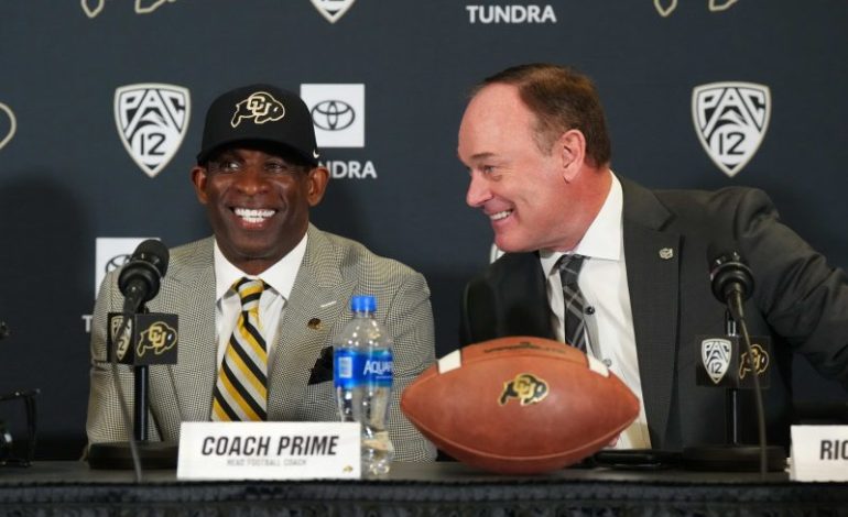  Deion Sanders reacts to news of his boss stepping down at Colorado