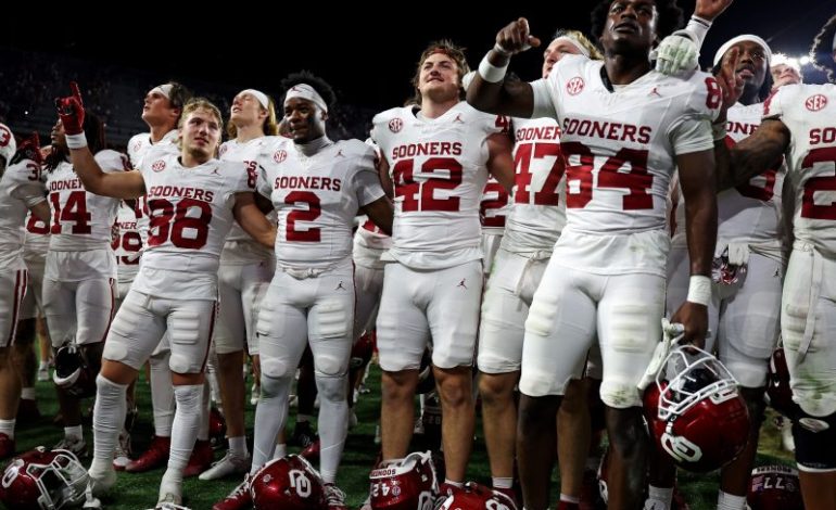  Latest CFP rankings prediction shows playoff bubble getting crowded