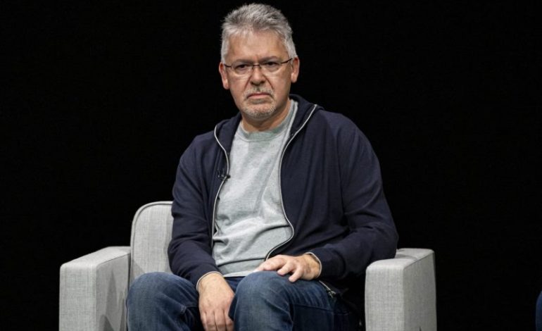  Apple’s AI chief abruptly steps down