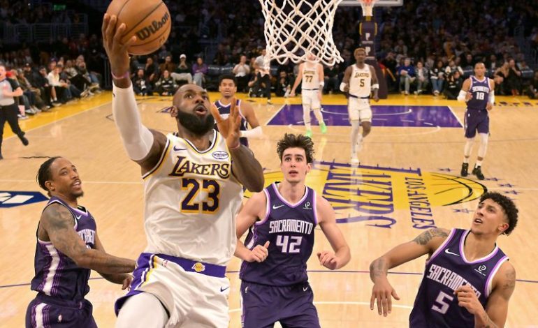  Lakers regroup, rebound to end three-game losing streak