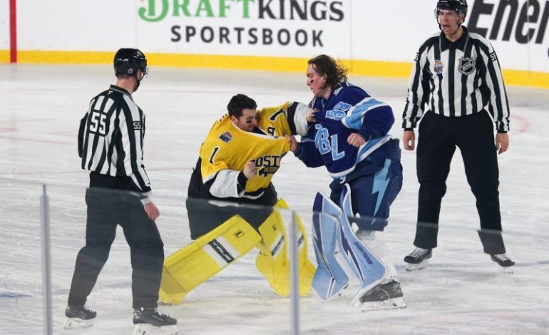  Goalie fight! Goaltenders brawl during Stadium Series game in Tampa