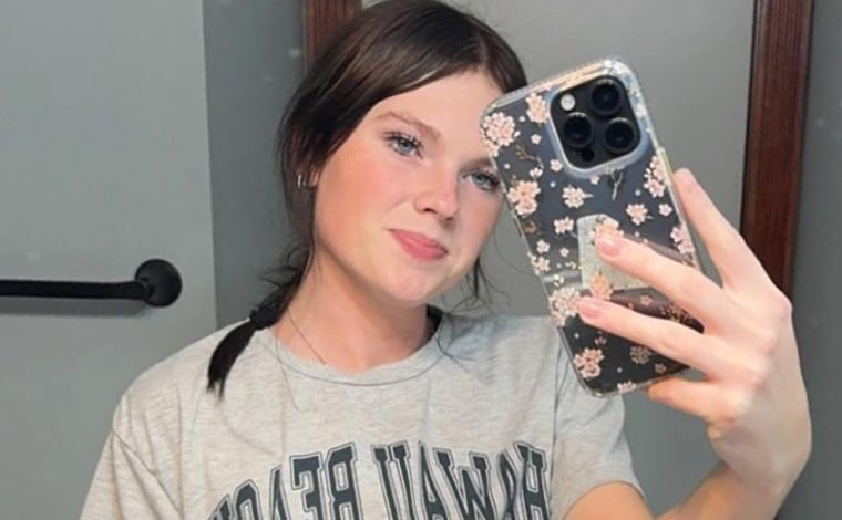  Judge declines to jail teenager accused of killing stepsister aboard cruise ship